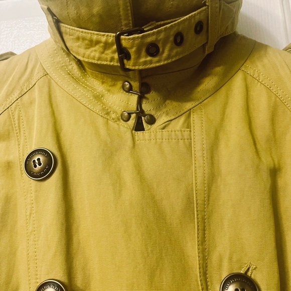 Authentic Burberry Women's Trench in mustard - Picture 5 of 11